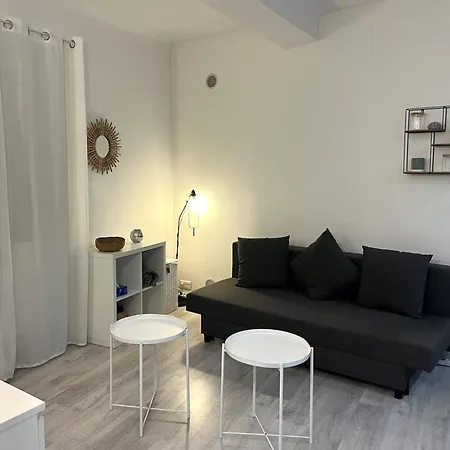 Chez Hugo Confortable Clim, Wifi, Parking, Centre Ville, Commerces, Port, Plages A Pieds Апартаменты *