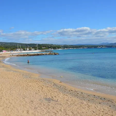 Chez Hugo Confortable Clim, Wifi, Parking, Centre Ville, Commerces, Port, Plages A Pieds アパート