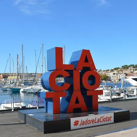 アパート Chez Hugo Confortable Clim, Wifi, Parking, Centre Ville, Commerces, Port, Plages A Pieds ラシオタ