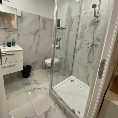 Chez Hugo Confortable Clim, Wifi, Parking, Centre Ville, Commerces, Port, Plages A Pieds