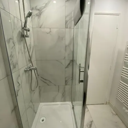 Chez Hugo Confortable Clim, Wifi, Parking, Centre Ville, Commerces, Port, Plages A Pieds ラシオタ